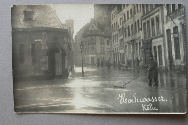 Ansichtskarte Foto AK Köln 1933 Hochwasser Straße Häuser Kapelle Personen Architektur Ortsansicht NRW